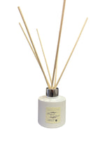 Honeysuckle & Sandalwood Reed Diffuser (100ml) – Warm, Long‑Lasting Floral Woods Soulful Candles Uk