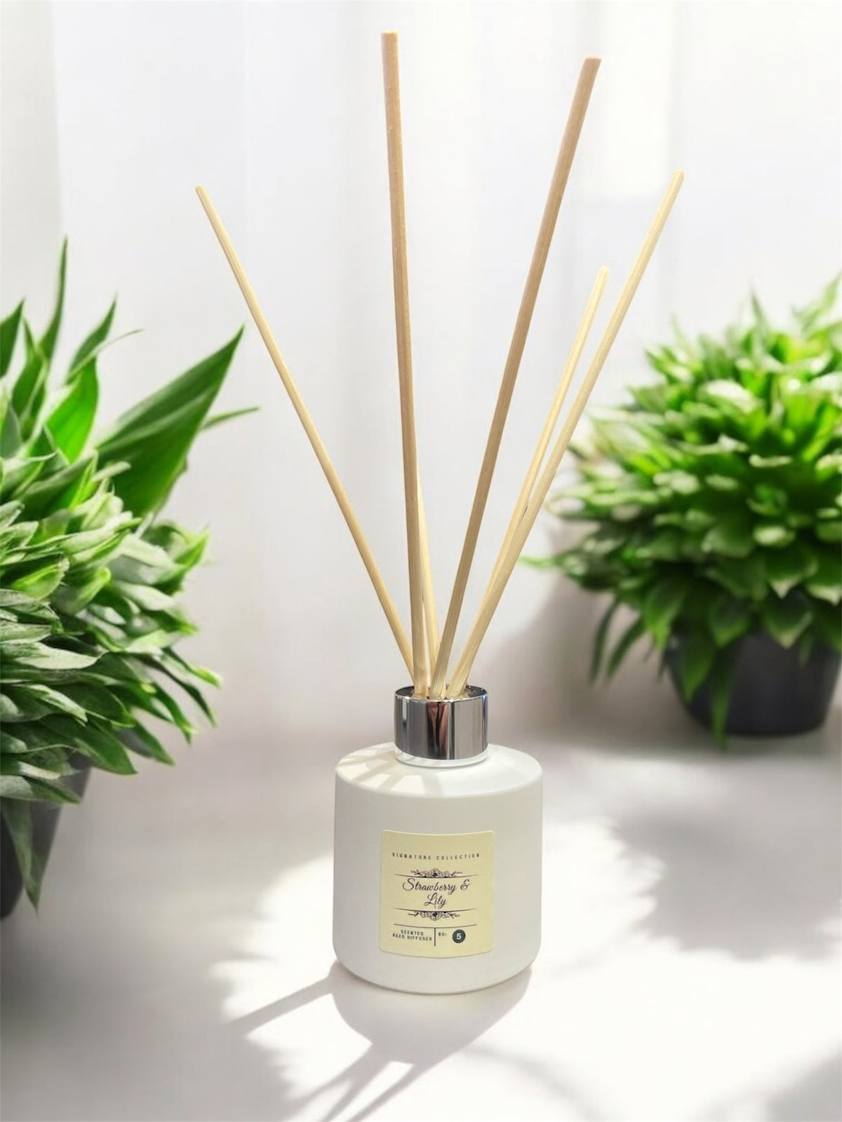 Strawberry & Lily 100ml Reed Diffuser | Elegant Floral Scent Soulful Candles Uk