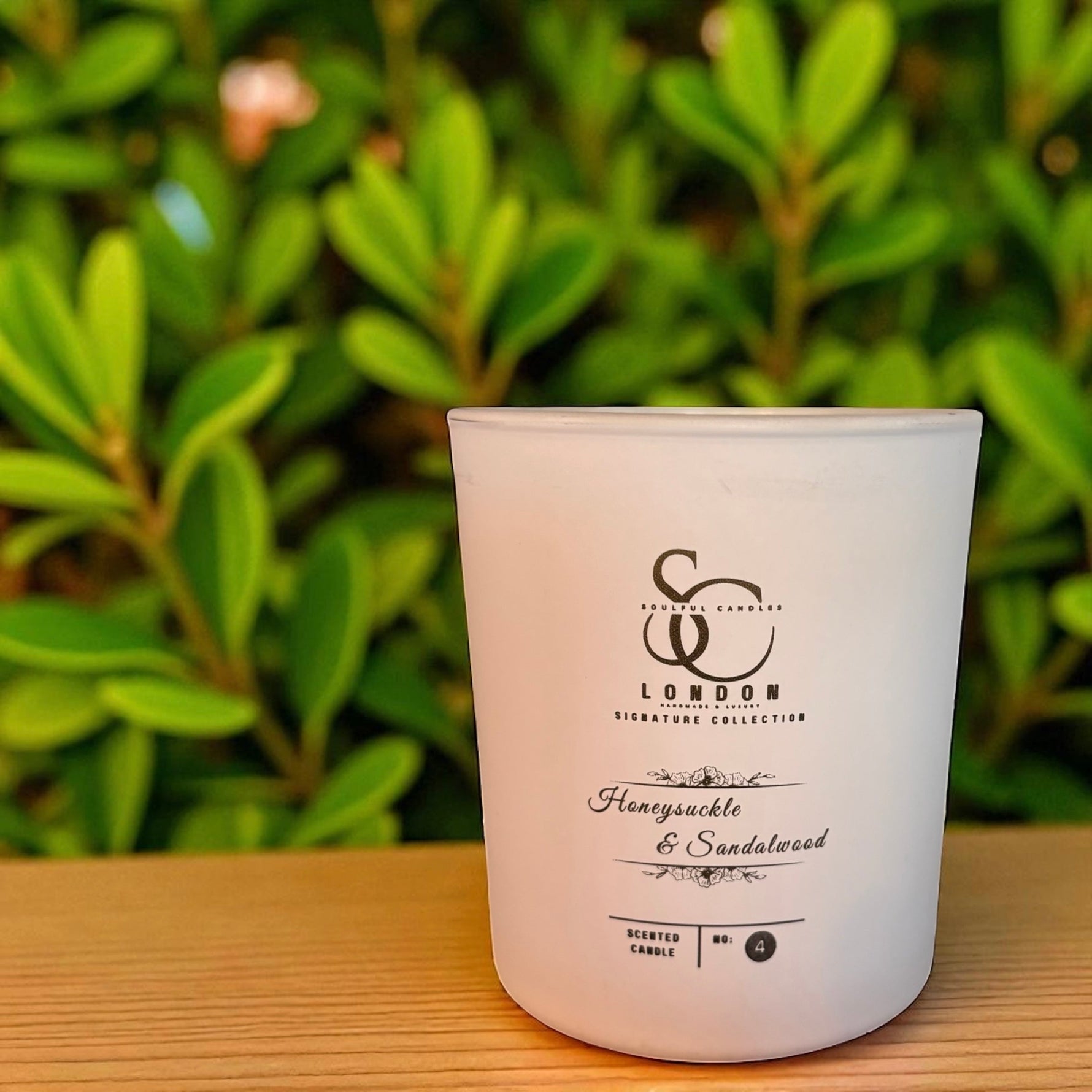 Honeysuckle & Sandalwood: A soothing mix of floral honeysuckle and earthy sandalwood. Soulful Candles Uk