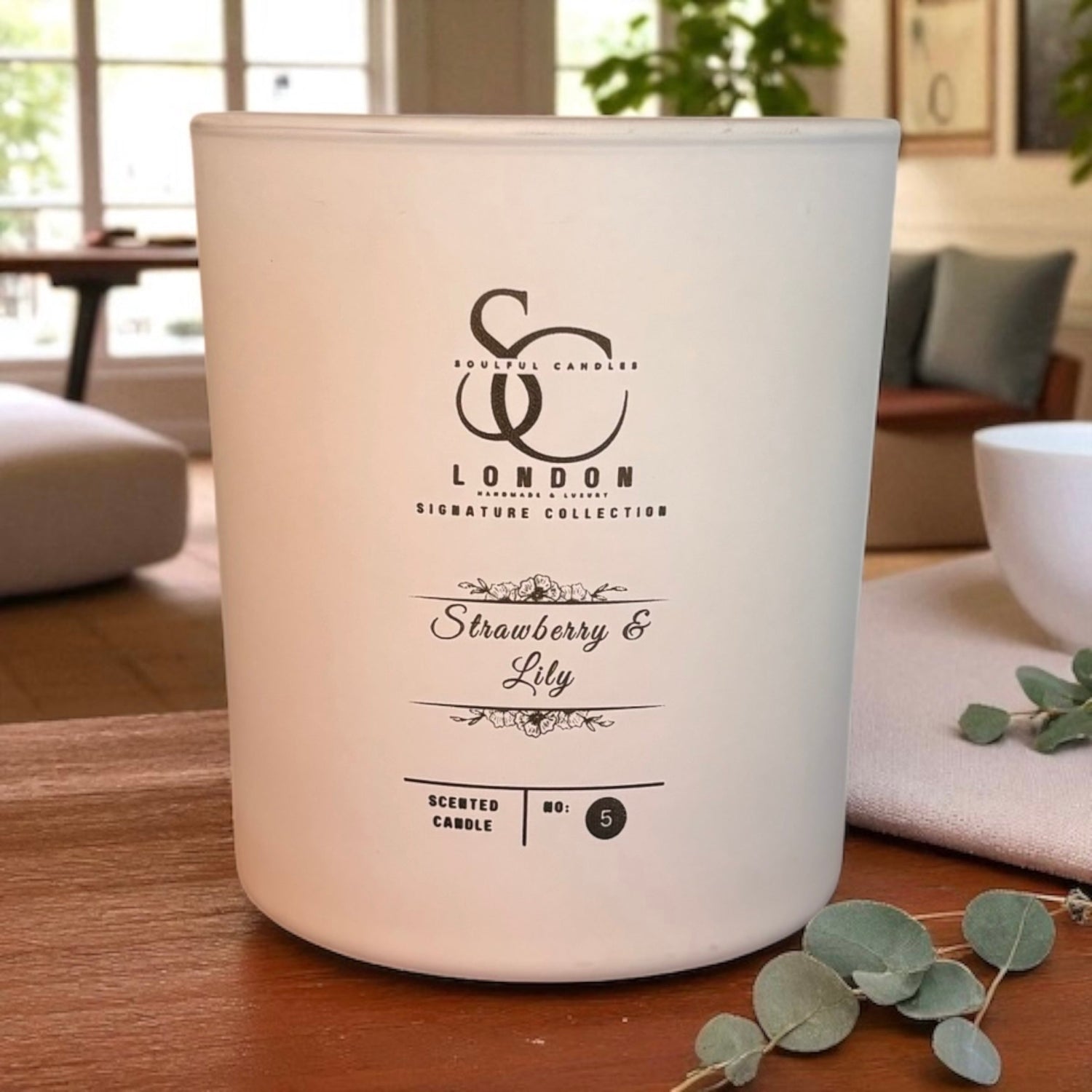 Strawberry & Lily: A fresh and delicate combination of sweet strawberries and soft lily petals. Soulful Candles Uk